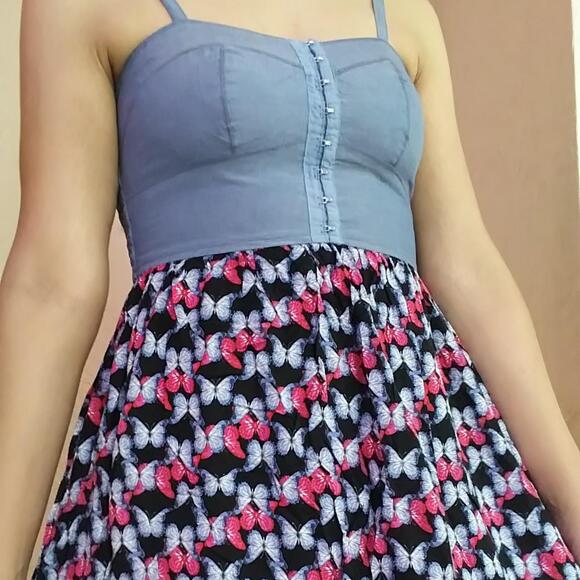 No Boundaries Butterfly Print Dress Womens S(3-5) Gray/Pink/Black Smocked Skater - Picture 9 of 9